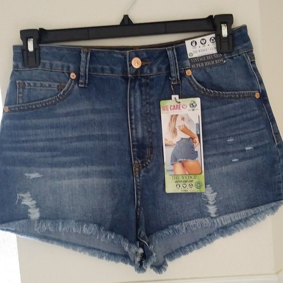 SOLD SOLD SOLD Rewash The Wedge Super High Rise 9/29 Shorts - Picture 2 of 16